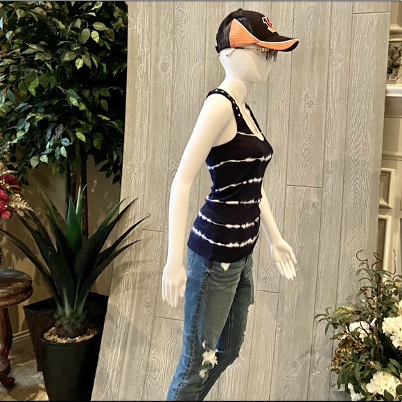 Embellished Ribbed Tank - Picture 4 of 10